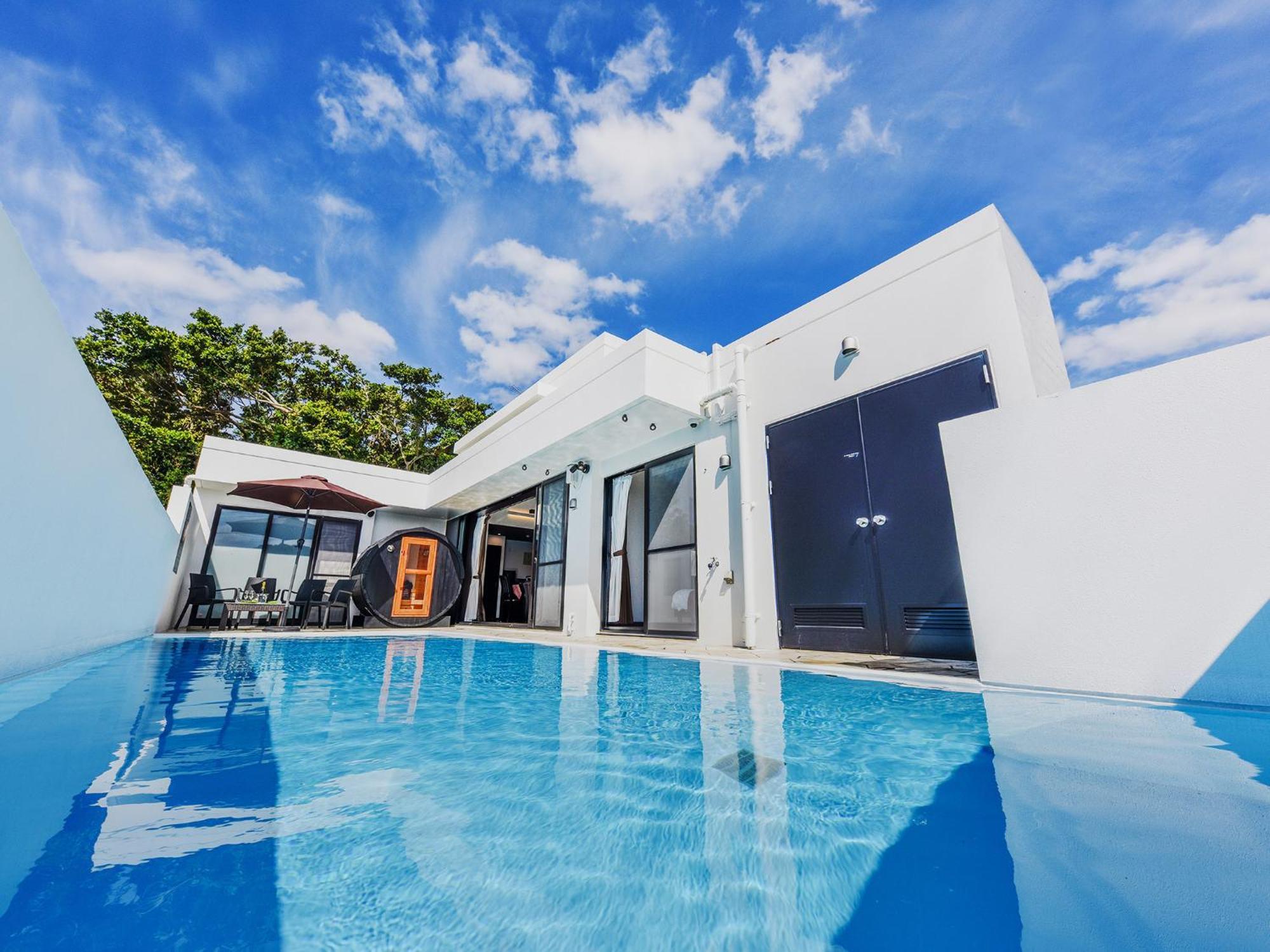 Private Pool Villa Motobu Eksteriør billede